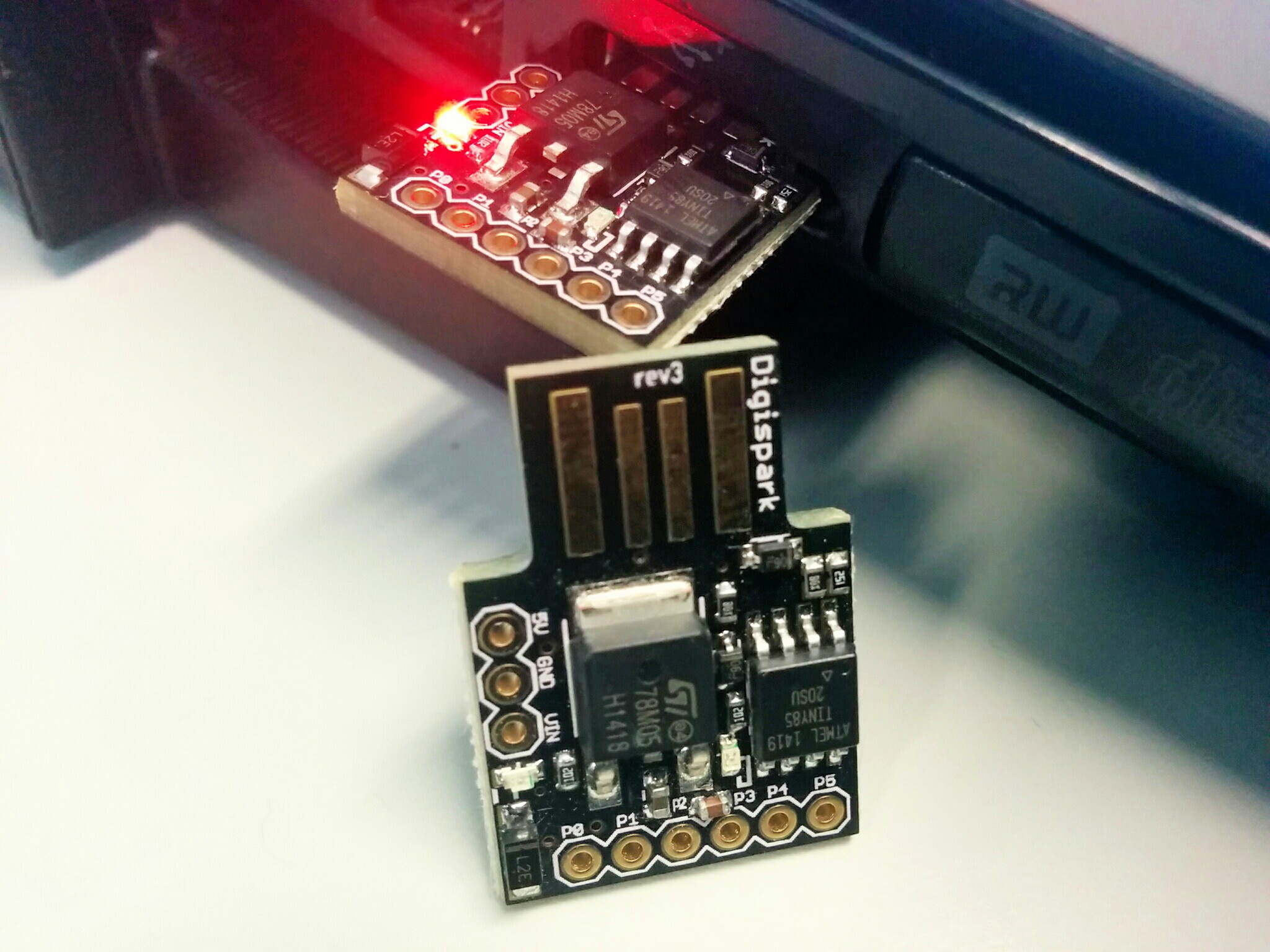 Digispark, "hola mundo"